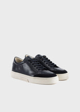Load image into Gallery viewer, Leather sneakers with contrasting inserts