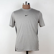 Load image into Gallery viewer, Nike T-shirt
